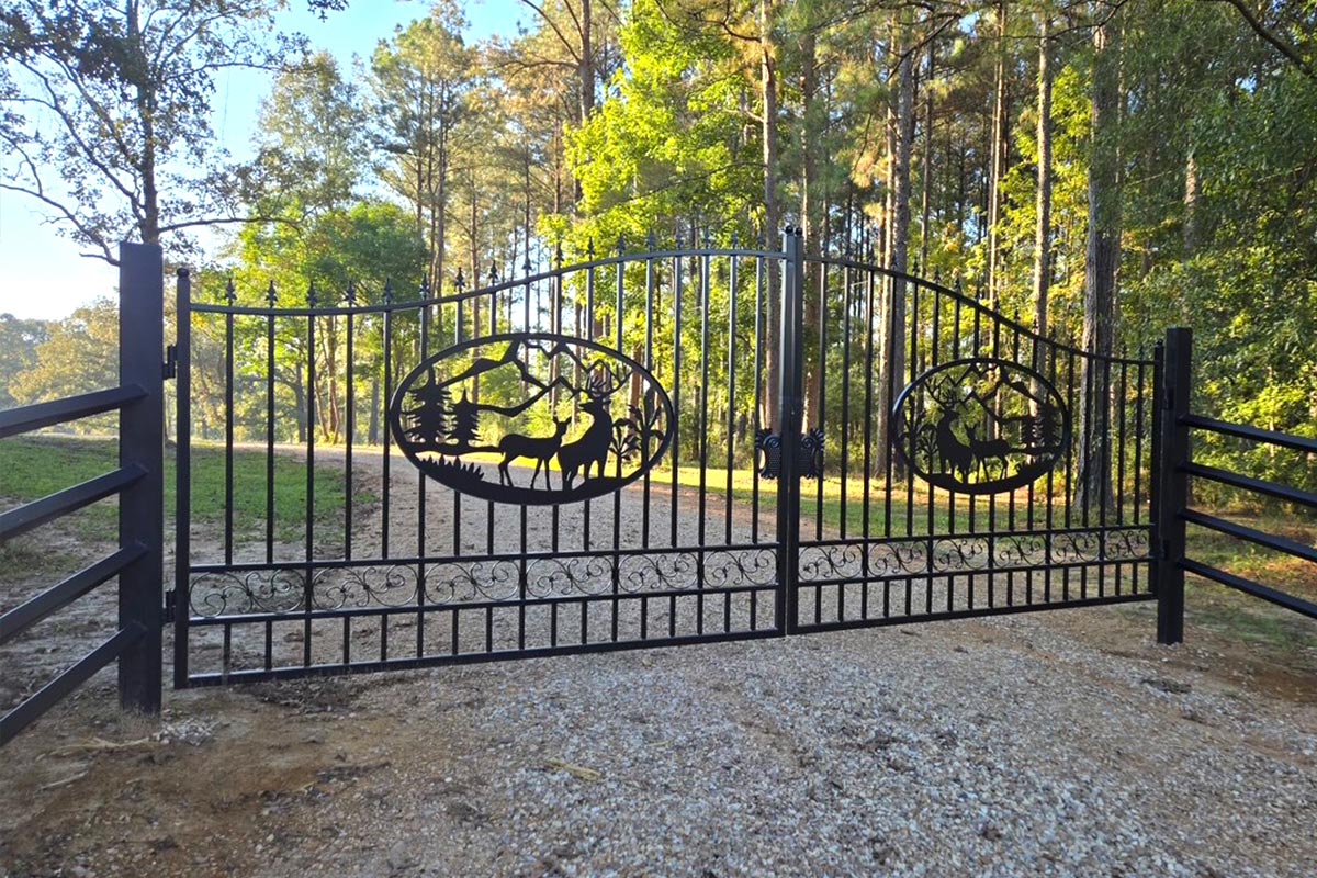20ft driveway gate with deer pattern used in a farm
