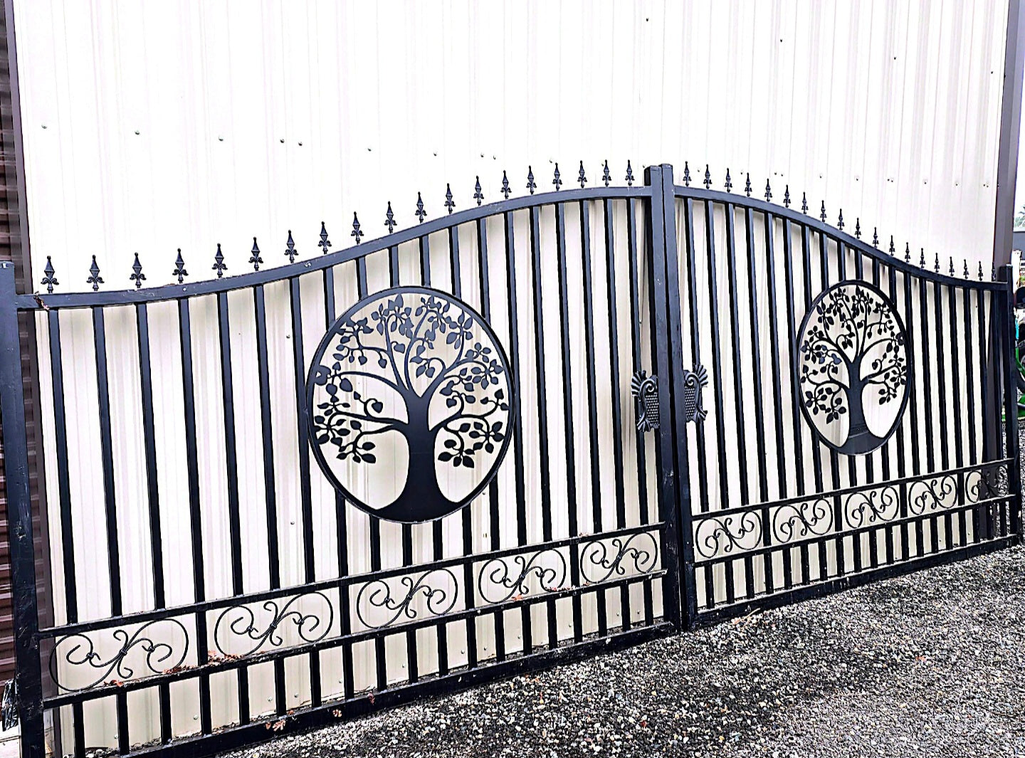 20x8_ft_Steel_Dual_Swing_Driveway_Gate