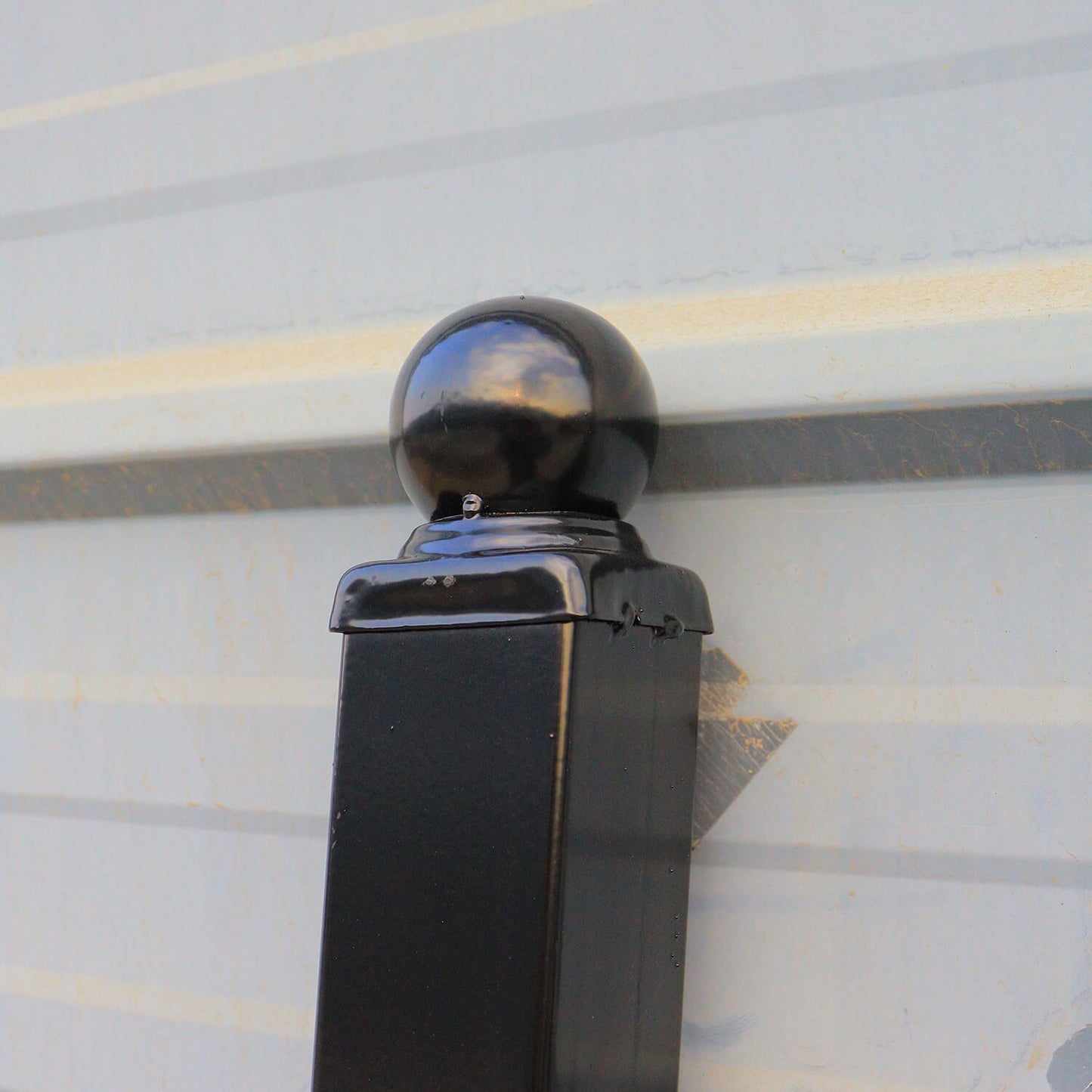 Galpost-with-cap