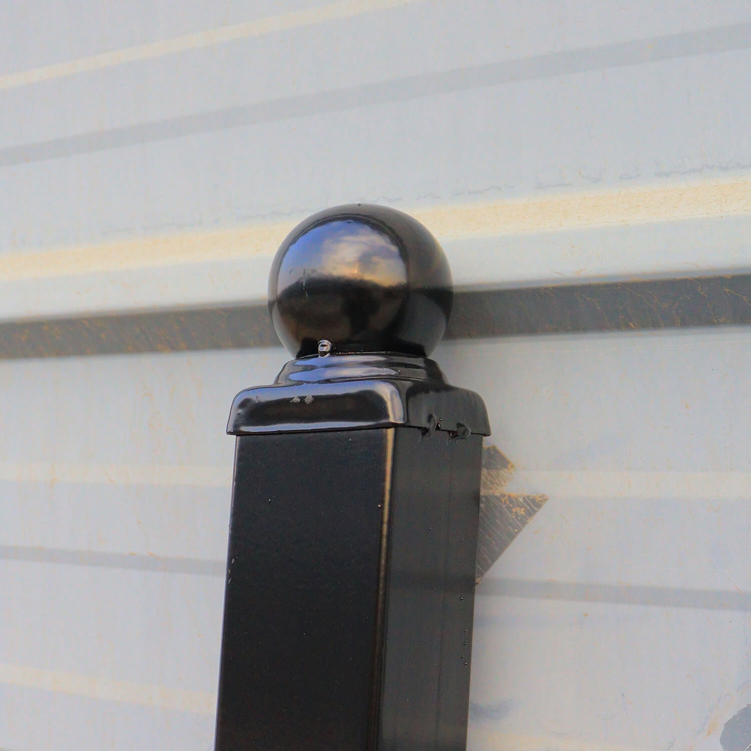 Galpost-with-cap