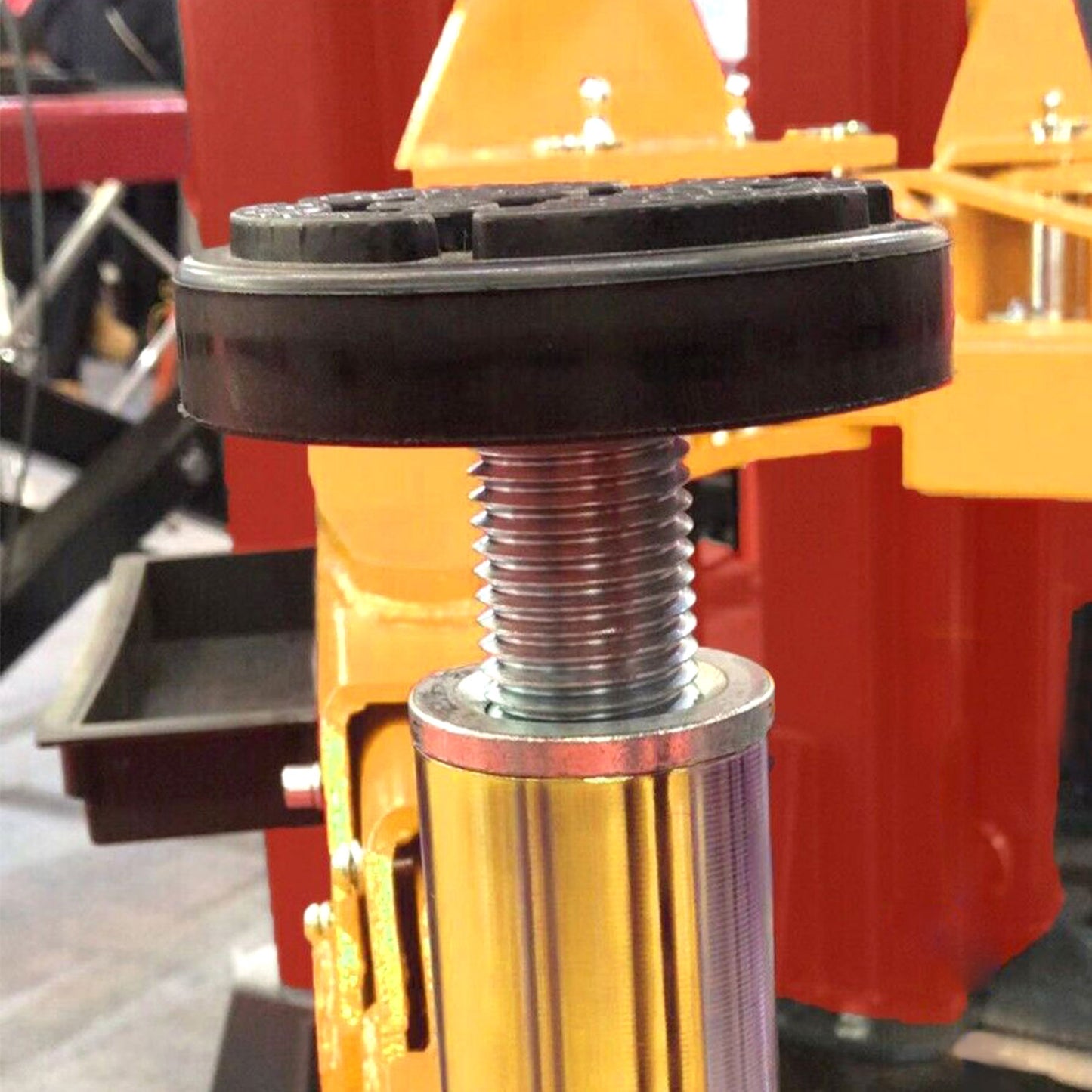 Rubber contact pads ensure no injury to your vehicle during the lifting process