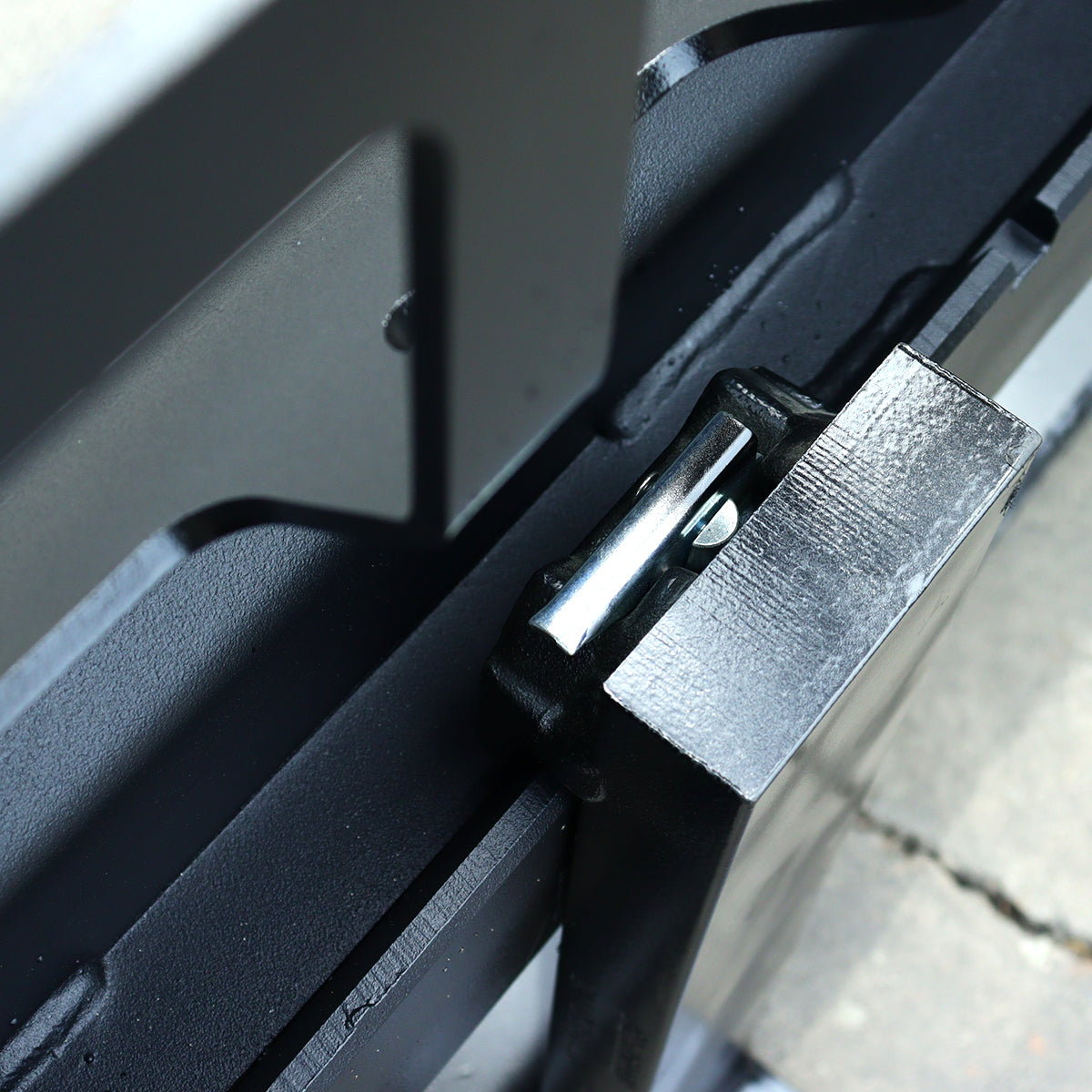 Simple-style_skid_steer_pallet_fork
