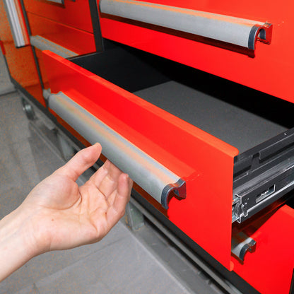 The workbench drawer is easy to use