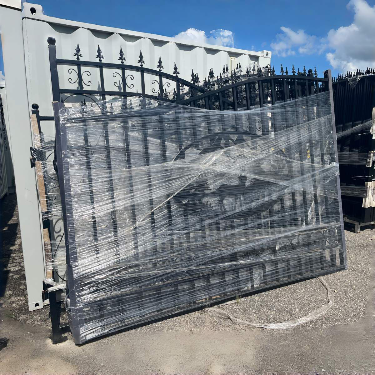 [AS-IS] 20x8 ft Steel Dual Swing Driveway Gate-Deer Style