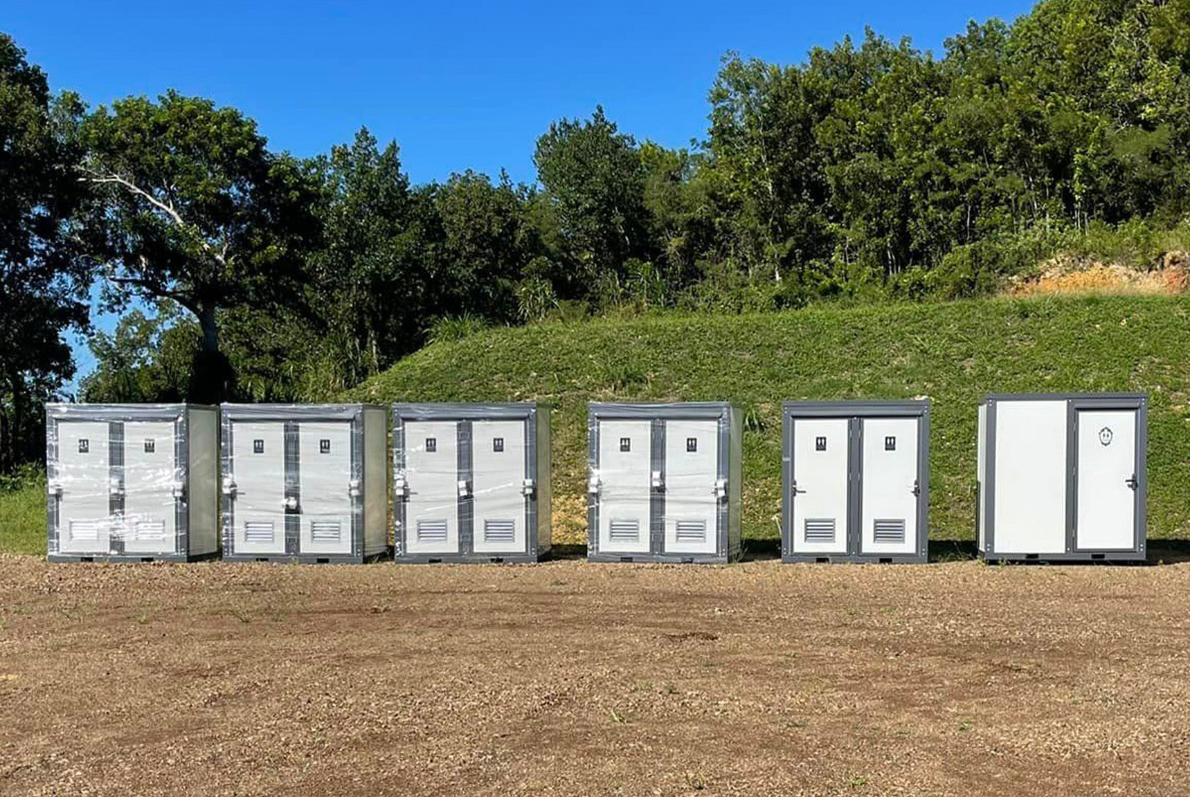 portable restrooms for a construction site