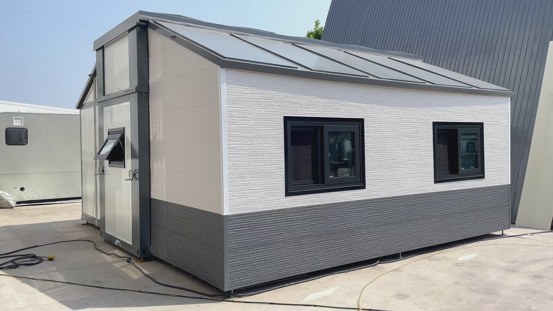 High Ceiling 19ft x 20ft Container House