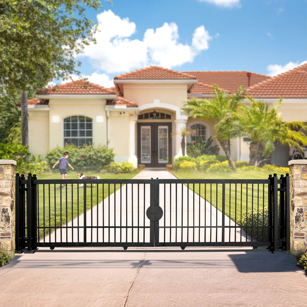 30ft sliding farm gate used for a residential property